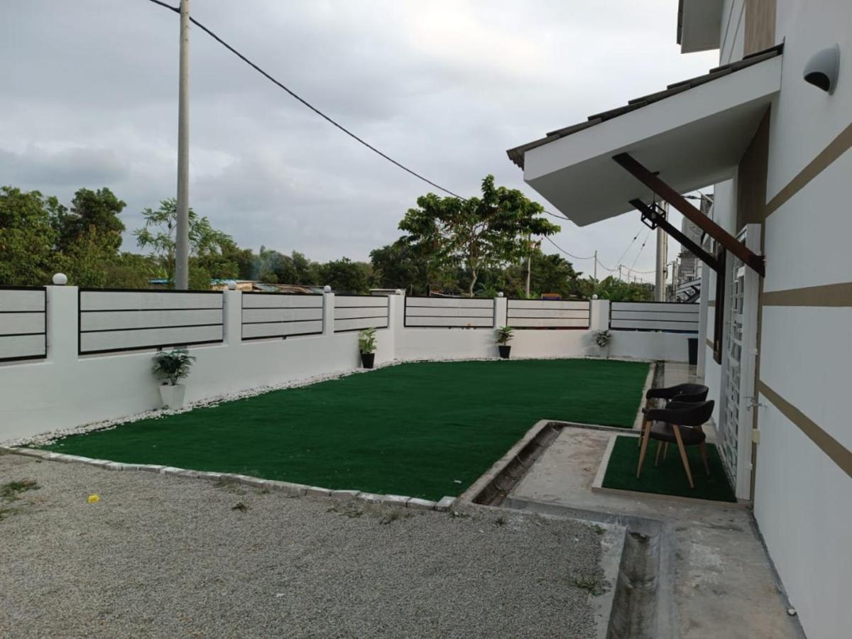 In Homestay Corner Batu Pahat Exterior foto